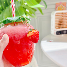Cargar imagen en el visor de la galería, Summer cartoon kawaii strawberry straw cup plastic cup lovely girl milk tea coffee cup student portable water cup water bottle