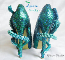 Carica l'immagine nel visualizzatore di Gallery, The Aquarius Kraken Heels Custom Hand Sculpt Paint Shoe Size 3 4 5 6 7 8 High Wedge Sea Abyss Creature Monster Mythical Octopus Squid