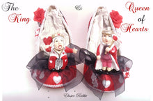 Cargar imagen en el visor de la galería, The King & Queen of Hearts Alice in Wonderland Heels sculpted Wedding Bridal Custom Hand Sculpt Paint Shoe Size 3 4 5 6 7 8 High Wedge Black