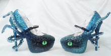 Carica l'immagine nel visualizzatore di Gallery, The Aquarius Kraken Heels Custom Hand Sculpt Paint Shoe Size 3 4 5 6 7 8 High Wedge Sea Abyss Creature Monster Mythical Octopus Squid