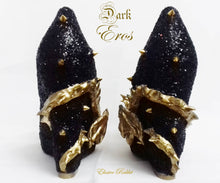 Cargar imagen en el visor de la galería, Dark Eros Dragon Heels Gold Heart Spikes Custom Sculpt Shoe Kraken heel Size 3 4 5 6 7 8 Wedge Fantasy Mythical Bridal Wedding Alternative