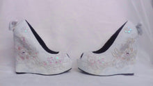 Cargar imagen en el visor de la galería, Lace Supreme Bridal White Iridescent Chunky Glitter Wedding Custom Personalized Women Peep Toe Shoe Heel Size 3 4 5 6 7 8 Holographic