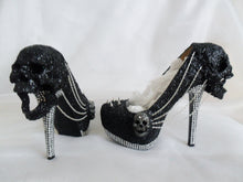 Cargar imagen en el visor de la galería, Women Torture Chain Silver Grim Reaper Dead Skull Jaw Custom Glitter Paint Black Shoe Heel Size 3 4 5 6 7 8 High Heel Platform Alt Punk Goth