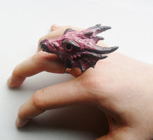 Cargar imagen en el visor de la galería, Morganite Dragon Head Ring Custom Hand Sculpt Paint Black Pink Adjustable Mens Womens Unisex Jewelry goth gothic rockabilly alternative