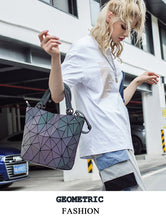 Załaduj obraz do przeglądarki galerii, Women Handbags 3 Pcs Bag Set Crossbody Bags For Women Geometric Luminous Shoulder Bag Female Purse And Handbag Tote Holographic