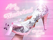 Załaduj obraz do przeglądarki galerii, John Tenniels Classic 1865 Vintage Colour Alice In Wonderland Decoupage Custom Women Glitter Shoe Heel Black White Size 3 4 5 6 7 8 Platform
