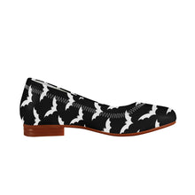 Lade das Bild in den Galerie-Viewer, Black &amp; White Bat Flats
