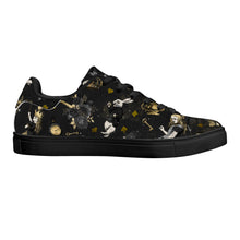 Lade das Bild in den Galerie-Viewer, Allure Alice in Wonderland Trainers Full Black
