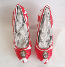 Cargar imagen en el visor de la galería, John Tenniel&#39;s Classic 1865 Alice In Wonderland Lace Fabric Flower Custom Heel Ribbon Red Shoe Size 3 4 5 6 7 8 Wedding Bridal Wedge Women
