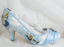 Carica l&#39;immagine nel visualizzatore di Gallery, John Tenniel&#39;s Classic 1865 Alice In Wonderland Lace Fabric Custom Heel Ribbon Blue Shoe Size 3 4 5 6 7 8 Wedding Bridal Women 3&quot; Kitten Low
