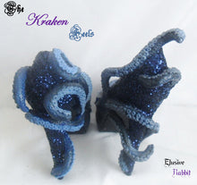 Załaduj obraz do przeglądarki galerii, The Kraken Heels Custom Hand Sculpt Paint Black Blue Shoe Size 3 4 5 6 7 8  High Wedge Sea Abyss Creature Monster Mythical Octopus Squid
