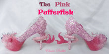 Carica l&#39;immagine nel visualizzatore di Gallery, The Pink Pufferfish Heels Sea Spikes Custom Hand Sculpt Paint Shoe Size 3 4 5 6 7 8  High Wedge Fantasy Mythical Kraken octopus Alternative
