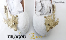 Carica l&#39;immagine nel visualizzatore di Gallery, Dragon Eros Heels Gold Silver Heart Spikes Custom Sculpt Shoe Kraken heel Size 3 4 5 6 7 8 Wedge Fantasy Mythical Bridal Wedding Alternative
