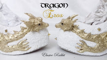 Carica l&#39;immagine nel visualizzatore di Gallery, Dragon Eros Heels Gold Silver Heart Spikes Custom Sculpt Shoe Kraken heel Size 3 4 5 6 7 8 Wedge Fantasy Mythical Bridal Wedding Alternative
