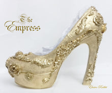 Carica l&#39;immagine nel visualizzatore di Gallery, The Empress Heels Gold Metallic Baroque Damask Elegant Wedding Bridal Custom Hand Sculpt Paint Shoe Size 3 4 5 6 7 8  High Wedge Octopus
