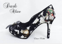 Carica l&#39;immagine nel visualizzatore di Gallery, Dark Alice Gothic Vintage John Tenniel&#39;s Classic 1865 Alice In Wonderland Lace Black Custom Heel Shoe Flat Size 3 4 5 6 7 8 Wedding Bridal
