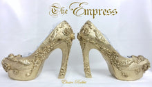 Załaduj obraz do przeglądarki galerii, The Empress Heels Gold Metallic Baroque Damask Elegant Wedding Bridal Custom Hand Sculpt Paint Shoe Size 3 4 5 6 7 8  High Wedge Octopus

