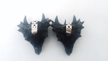 Cargar imagen en el visor de la galería, Dragon Shoe Clips Head Custom Hand Sculpt Paint Black Multicolour Adjustable Mens Womens Unisex Jewelry Goth Gothic rockabilly Trainers

