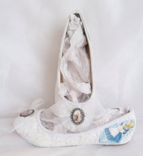 Charger l&#39;image dans la galerie, John Tenniel&#39;s Classic 1865 Alice In Wonderland Lace Fabric Custom Dolly Ribbon Blue Shoe Flat Size 3 4 5 6 7 8 Wedding Bridal UK Mad Women
