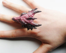 Lade das Bild in den Galerie-Viewer, Morganite Dragon Head Ring Custom Hand Sculpt Paint Black Pink Adjustable Mens Womens Unisex Jewelry goth gothic rockabilly alternative
