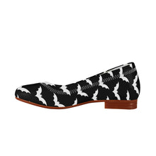 Lade das Bild in den Galerie-Viewer, Black &amp; White Bat Flats
