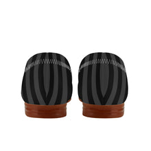 Cargar imagen en el visor de la galería, Striped Black &amp; White Bat Flats
