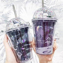 Lade das Bild in den Galerie-Viewer, 380ml 500ml Interstellar Wandering Double Layer Straw Cup Creative Gift Astronaut Plastic Cup Children&#39;s Cute Colorful Water Cup
